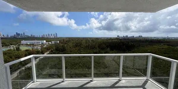 Image 4: Balcony