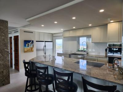 1609 N Riverside Dr