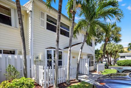 2599 NE 15th Street