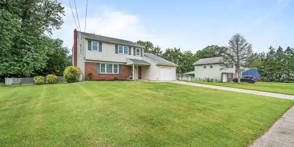 11 FAIRFIELD AVENUE