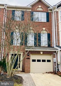 3232 ESCAPADE CIRCLE