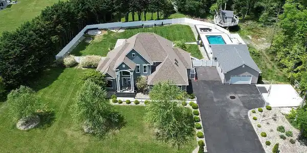 9 GREYSTONE DRIVE