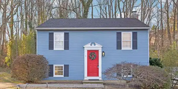 1525 HICKORY WOOD DRIVE