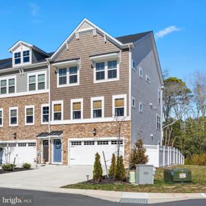 12428-6 SEA OAKS LANE