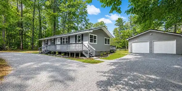 834 LAZY LANE