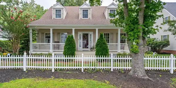 1233 CARROLLTON LANE