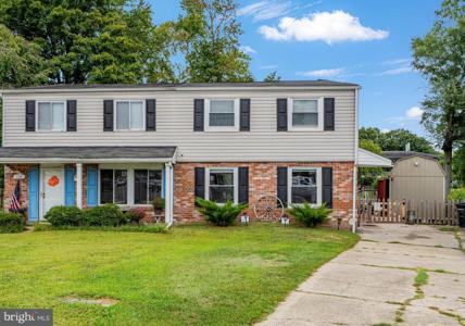 135 BREAKWATER COURT