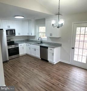 66 LANDS END DRIVE