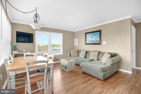 325 ROBIN DRIVE