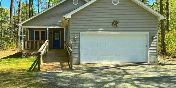 11 TRINITY PLACE