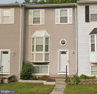 5 JOGGINS COURT