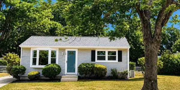 80 BEACHHURST DRIVE