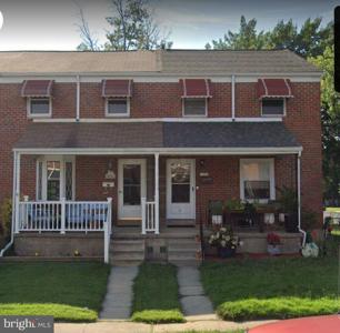 1006 FOXWOOD LANE