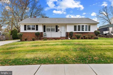 393 JAYBEA COURT