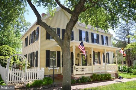 104 MULBERRY STREET