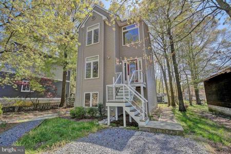 3320 ARUNDEL ON THE BAY ROAD