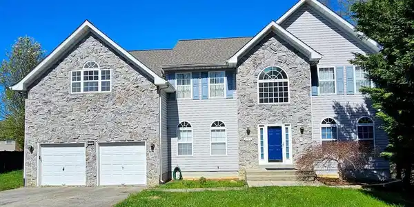 6796 PEPPERBUSH PLACE