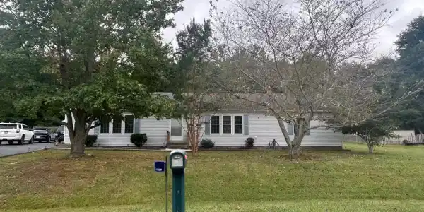 10 TRADEWINDS LANE