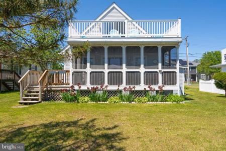 8 ANCHORAGE AVENUE