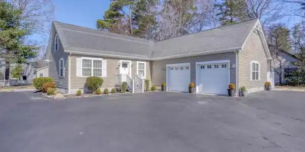 21 APACHE AVENUE