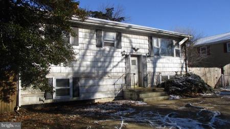 391 HILLTOP LANE