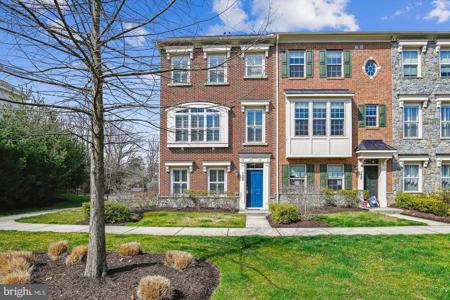 122 VANGUARD LANE