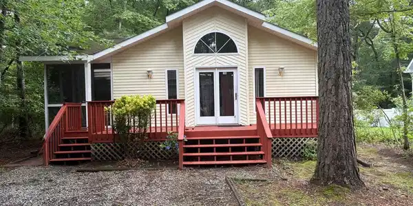 106 CAMELOT CIRCLE