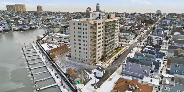6101 MONMOUTH AVENUE