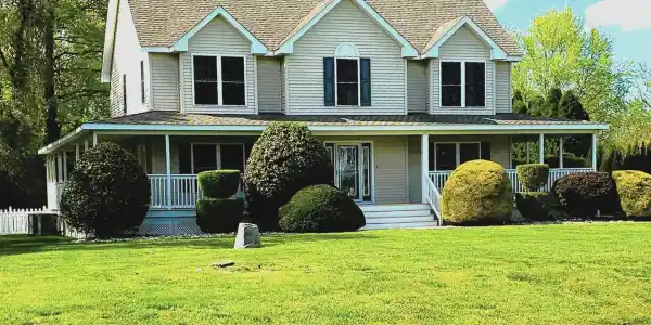 19 DOVE KNOLL DRIVE