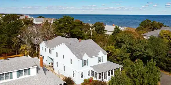 8 RHODE ISLAND AVENUE