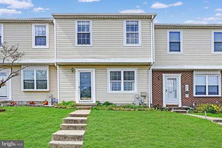 816 CLOVER LEAF COURT