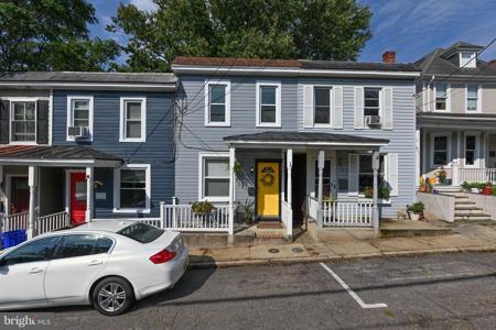 15 JEFFERSON PLACE