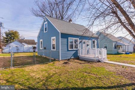 8 AVENAL ROAD