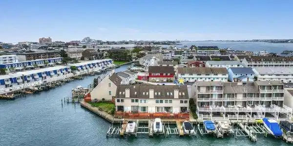 604 BAYSHORE COURT
