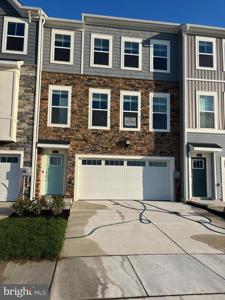 2212 WINTERBERRY LANE