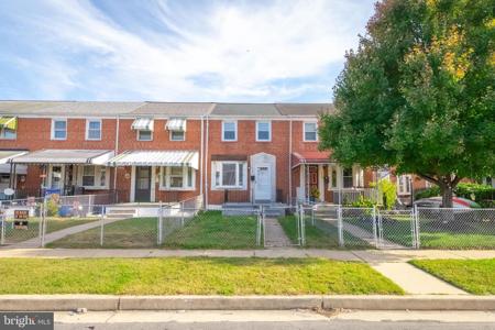 1943 DINEEN DRIVE