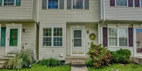 1204 SPLASHING BROOK DRIVE