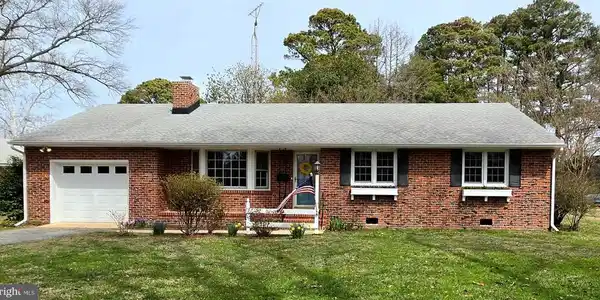 1205 HAMBROOKS BOULEVARD