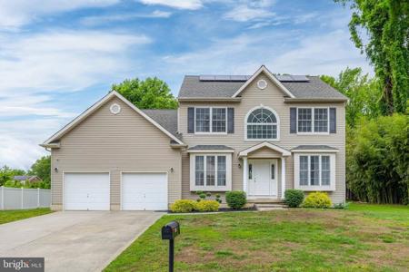 15 CASTLE DRIVE
