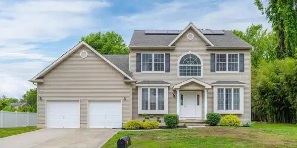 15 CASTLE DRIVE