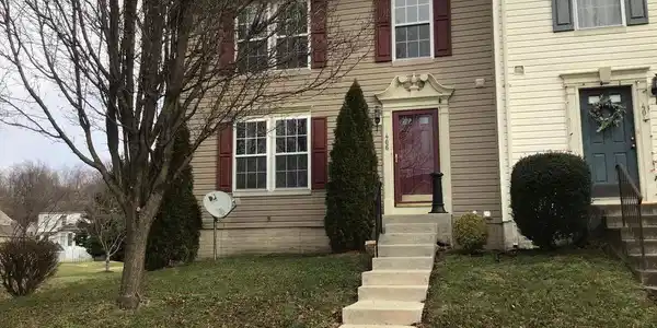 406 ROUNDHOUSE DRIVE
