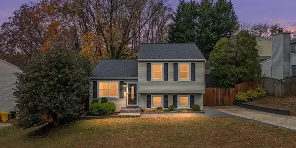 276 OVERLEAF DRIVE