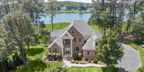 109 STARBOARD COURT
