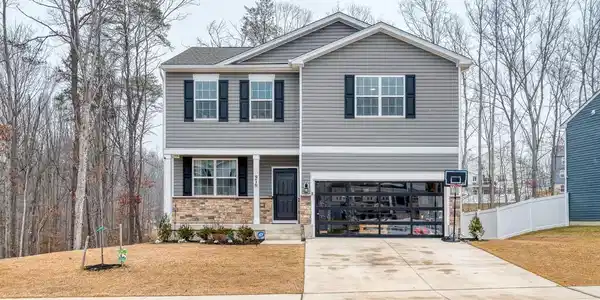 976 PAGONIA DRIVE