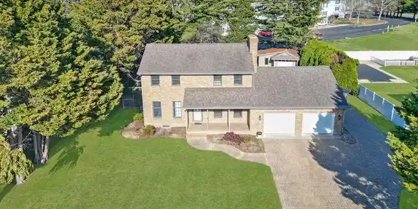 40 EAGLE DRIVE