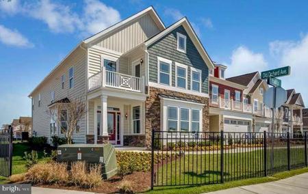 44 OLD ORCHARD AVENUE