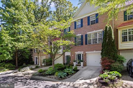 221 WINTERGULL LANE