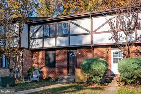 1221 DRIFTWOOD COURT