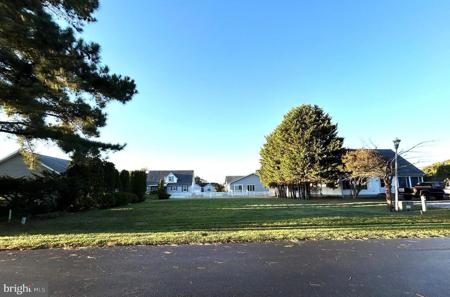 1 HEMLOCK DR