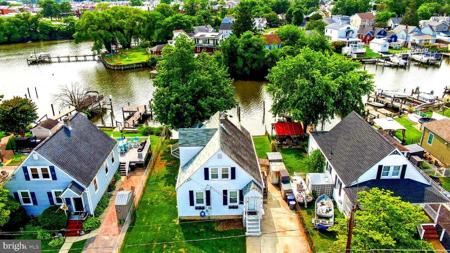 533 BAYSIDE DRIVE